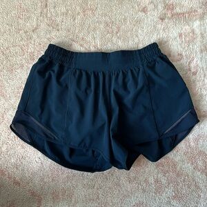 Lululemon Hotty Hot Shorts 4” LR